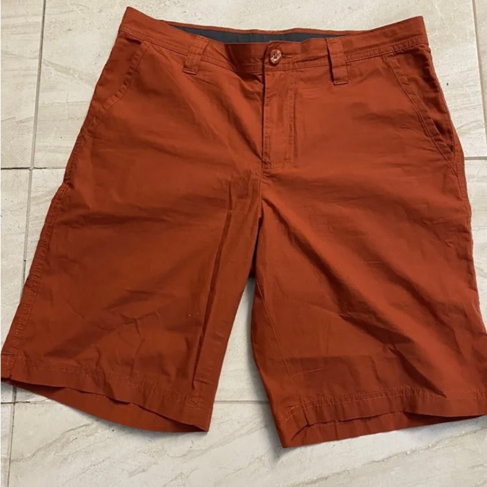 Columbia Flat Front  Shorts Men's Size 32 L 10